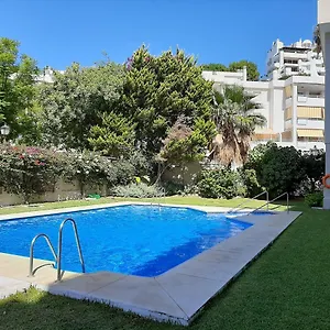 Lola Y Manuela: Beachfront Oasis With Sea-view Terrace Torremolinos